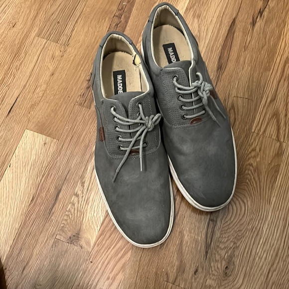 Grey Steve Madden Grey Oxfords - Picture 1 of 2